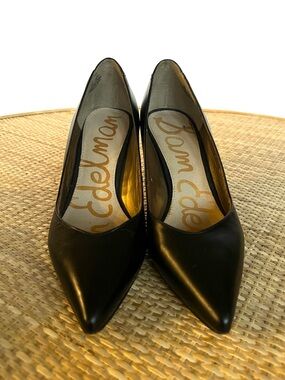Sam Edelman Orella Black Leather pointed toe
Pump 3” kitten Heels suede detail 8